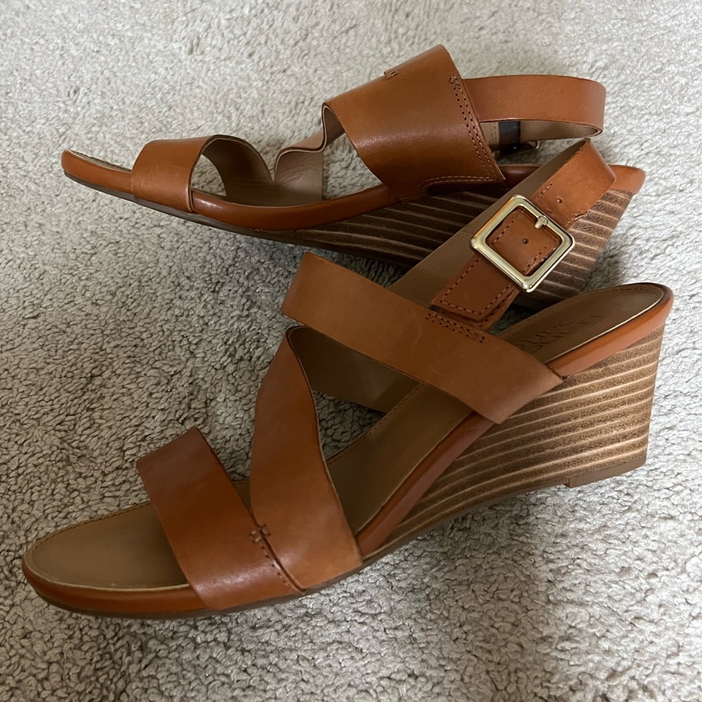 Like new Franco Sarto tan wedge heels size 8!
